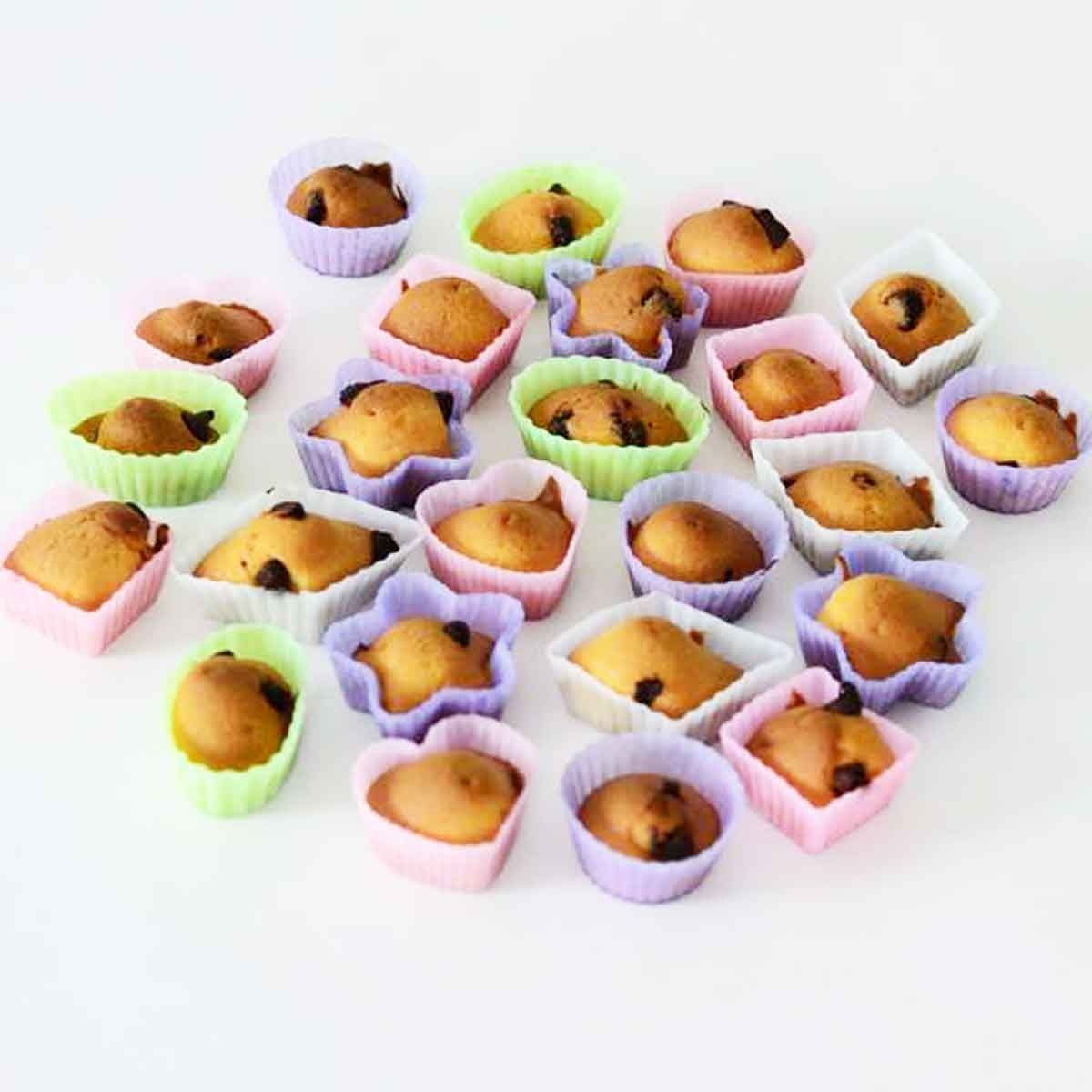 24 moules à gâteaux en silicone couleur pastel Astuceo - Mathon - 1