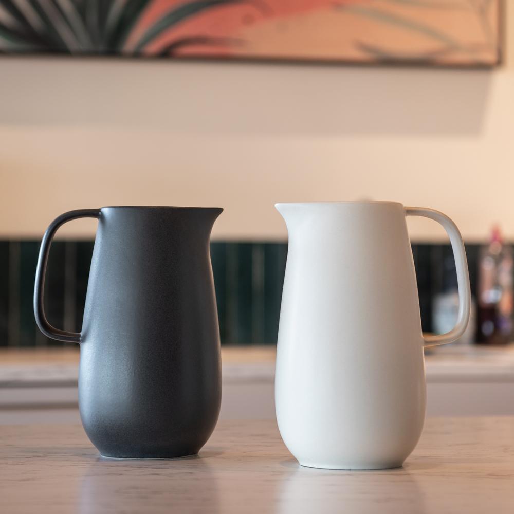 Pichet uno 2 l noir Table passion - Mathon - 2