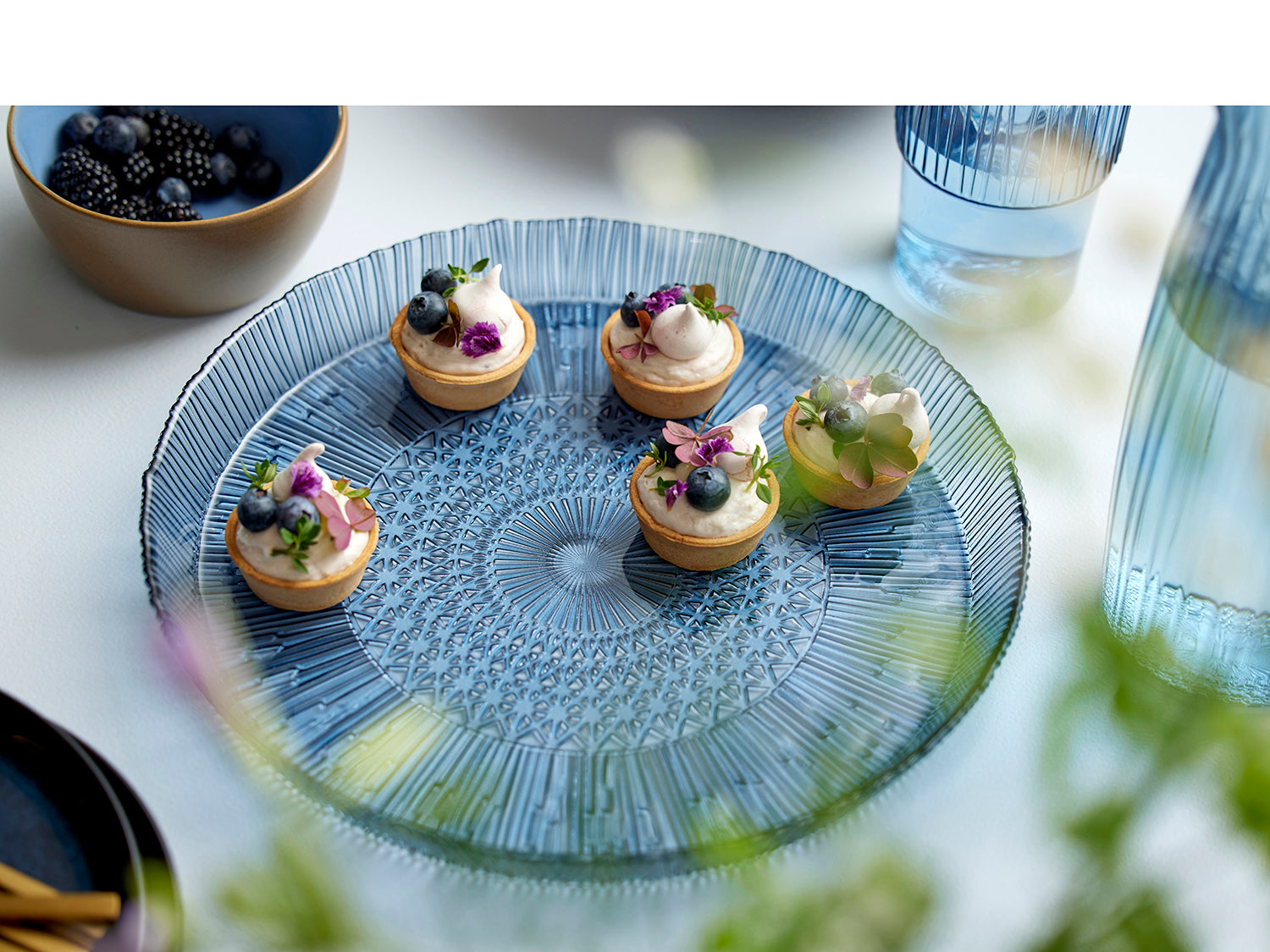 Plat de service rond KUSINTHA en verre Bleu Bitz - Mathon - 3