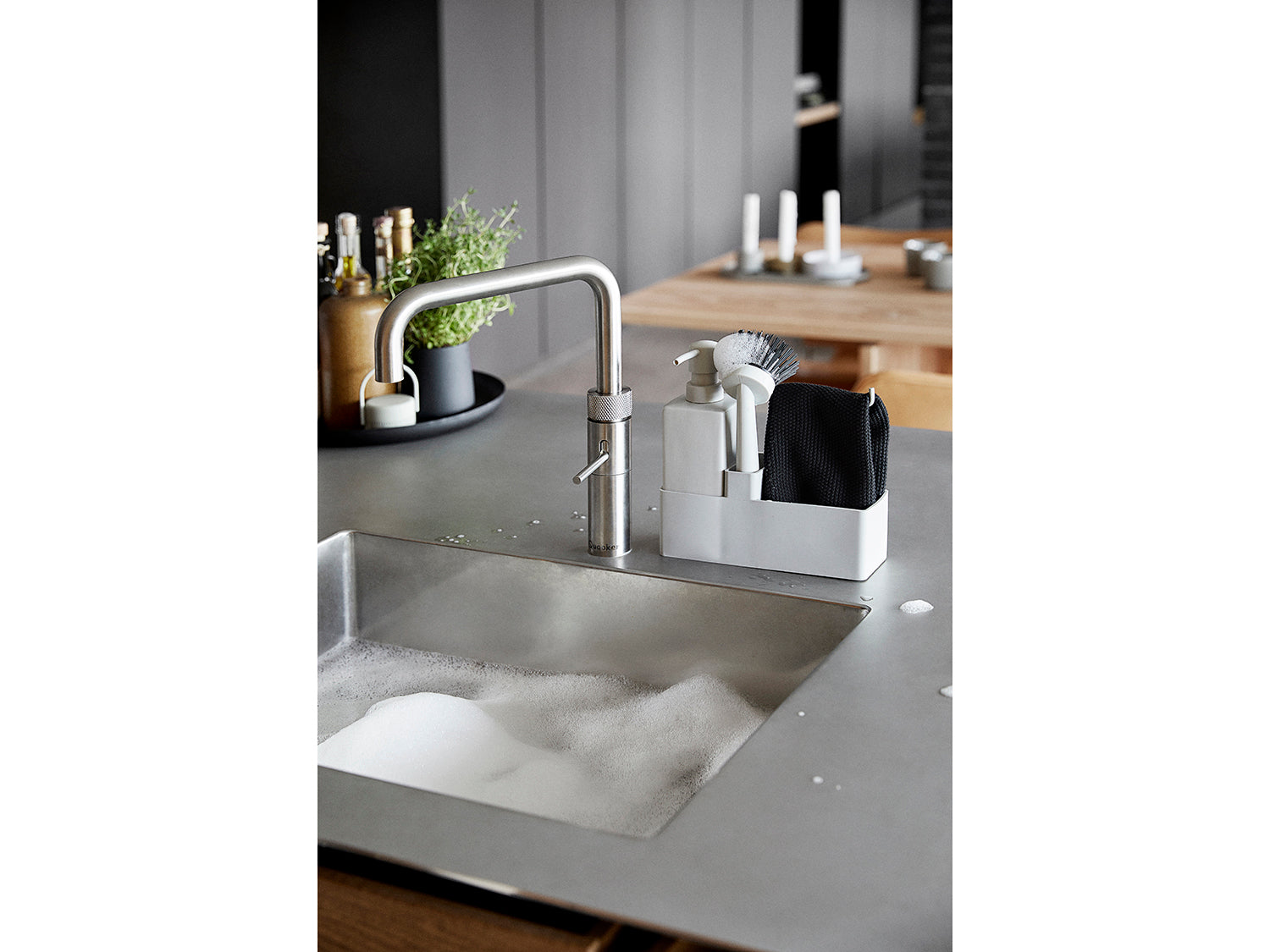 Set de vaisselle 4 pièces en silicone et céramique Gris chaud Zone Denmark - Mathon - 6