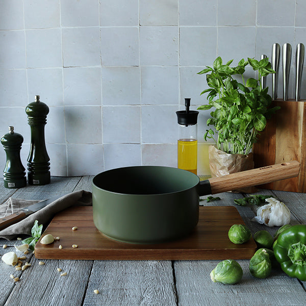 Casserole Ector induction aluminium revêtu manche en bois 18 cm vert Ogo - Mathon - 2
