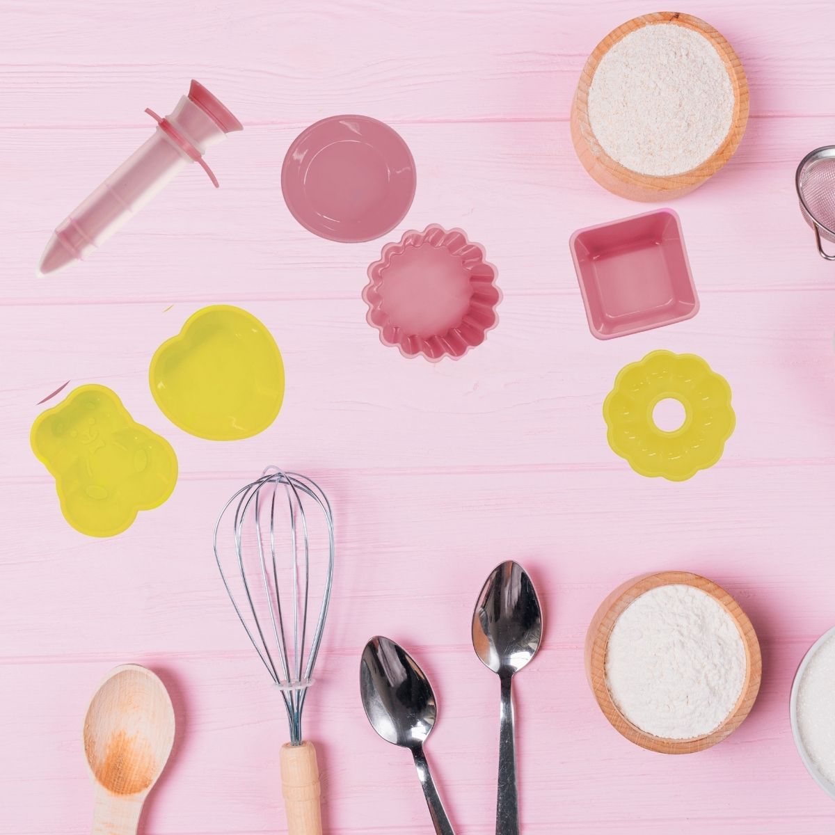 Set de 7 ustensiles de pâtisserie avec stylo de décoration et mini moules  Mini Monsters Fackelmann - Mathon - 2