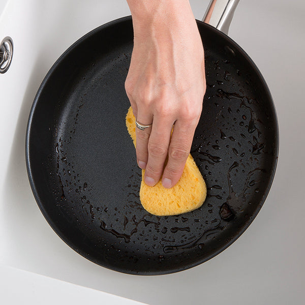 Batterie poêles anti-adhérentes Effet Pierre manche amovible et 2 éponges végétales Mathon - Mathon - 3