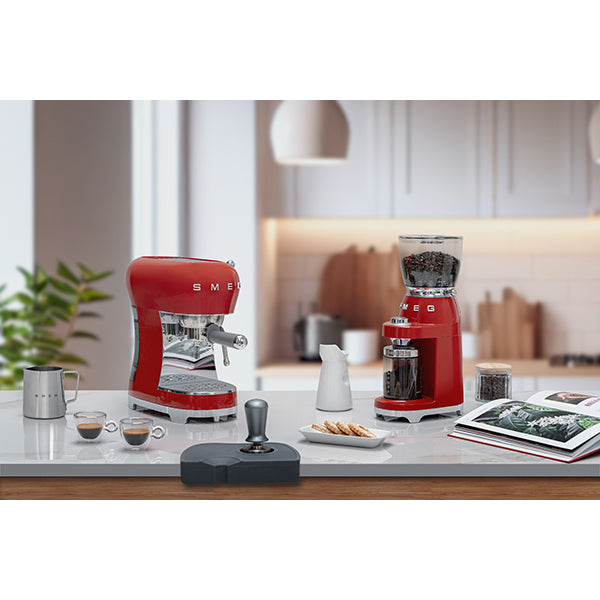 Machine à café expresso 1 L 1350 W ECF02RDEU rouge Smeg - Mathon - 5