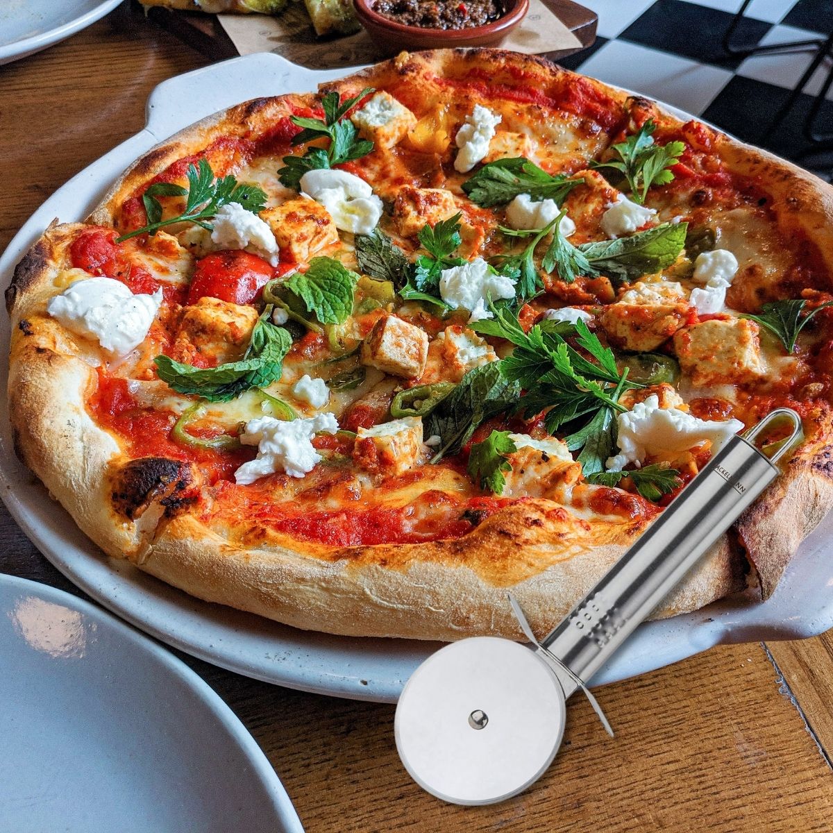 Roulette à pizza en inox 18,5 cm  Ovale Limited Edition Fackelmann - Mathon - 2