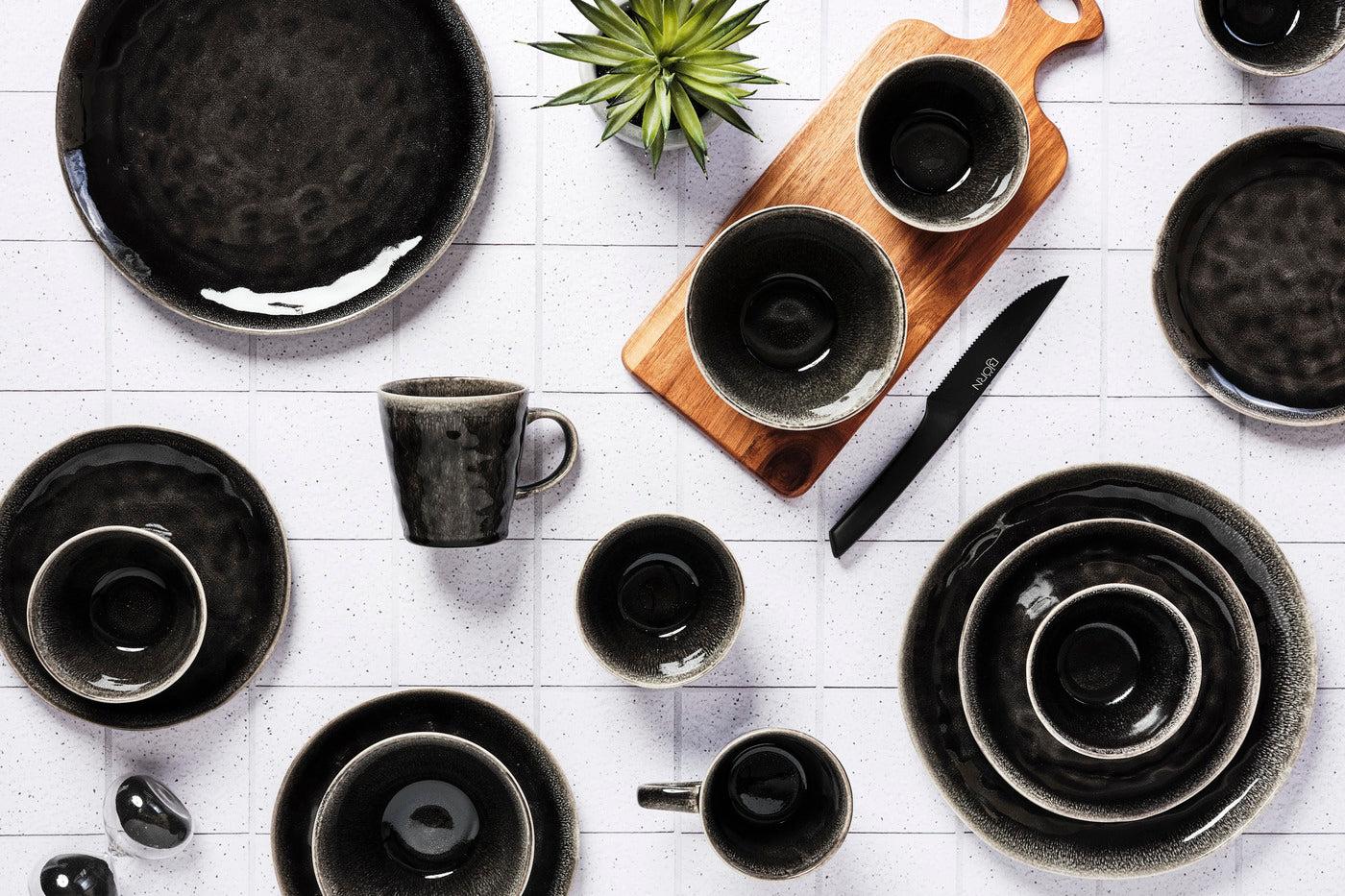 Lot de 6 mugs en grès noir 40cl Björn - Mathon - 6