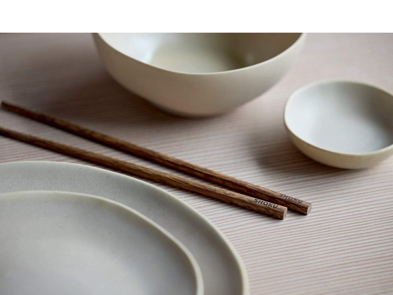 Assiette à pâtes UMAMI en grès Beige doux Villa Collection - Mathon - 4