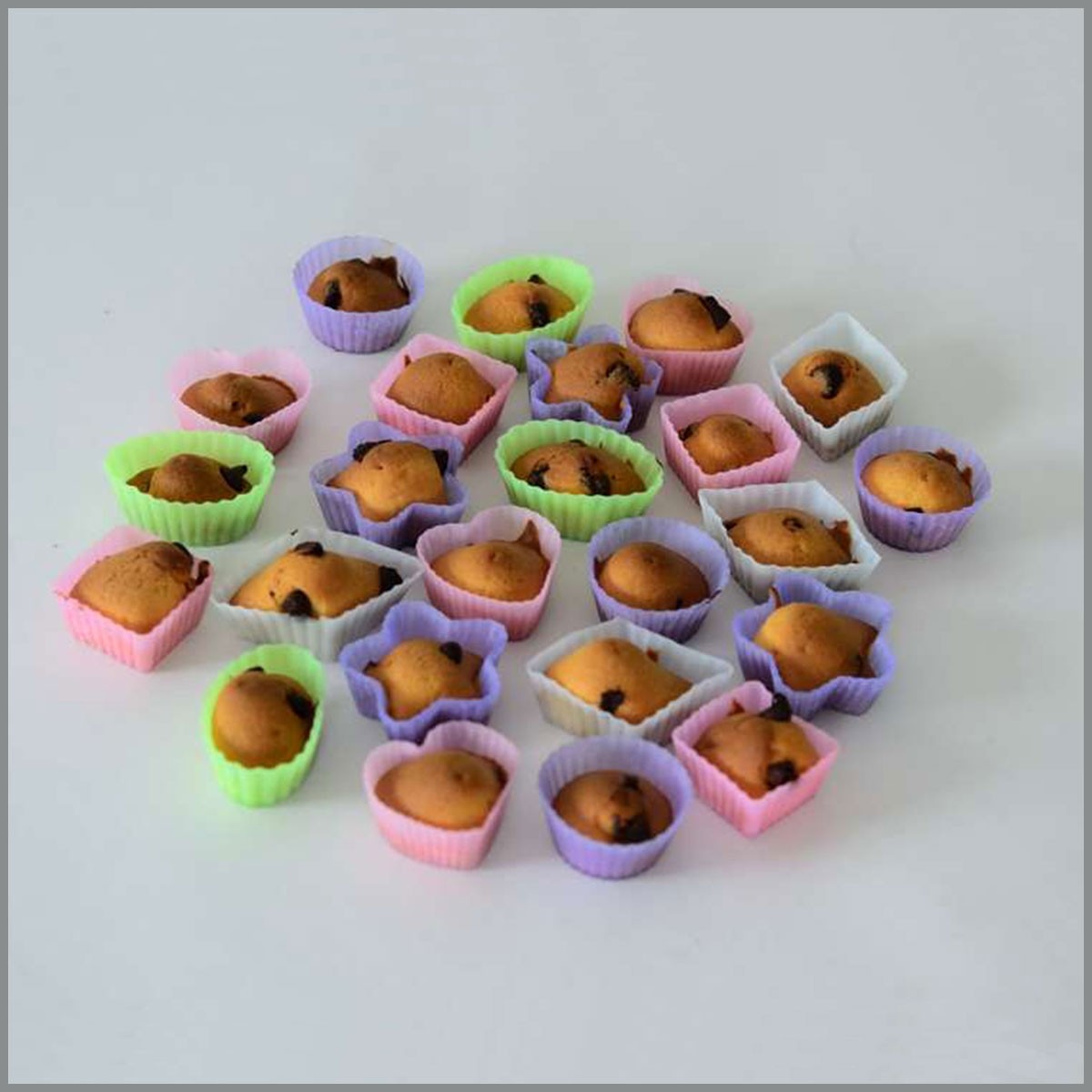 24 moules à gâteaux en silicone couleur pastel Astuceo - Mathon - 6