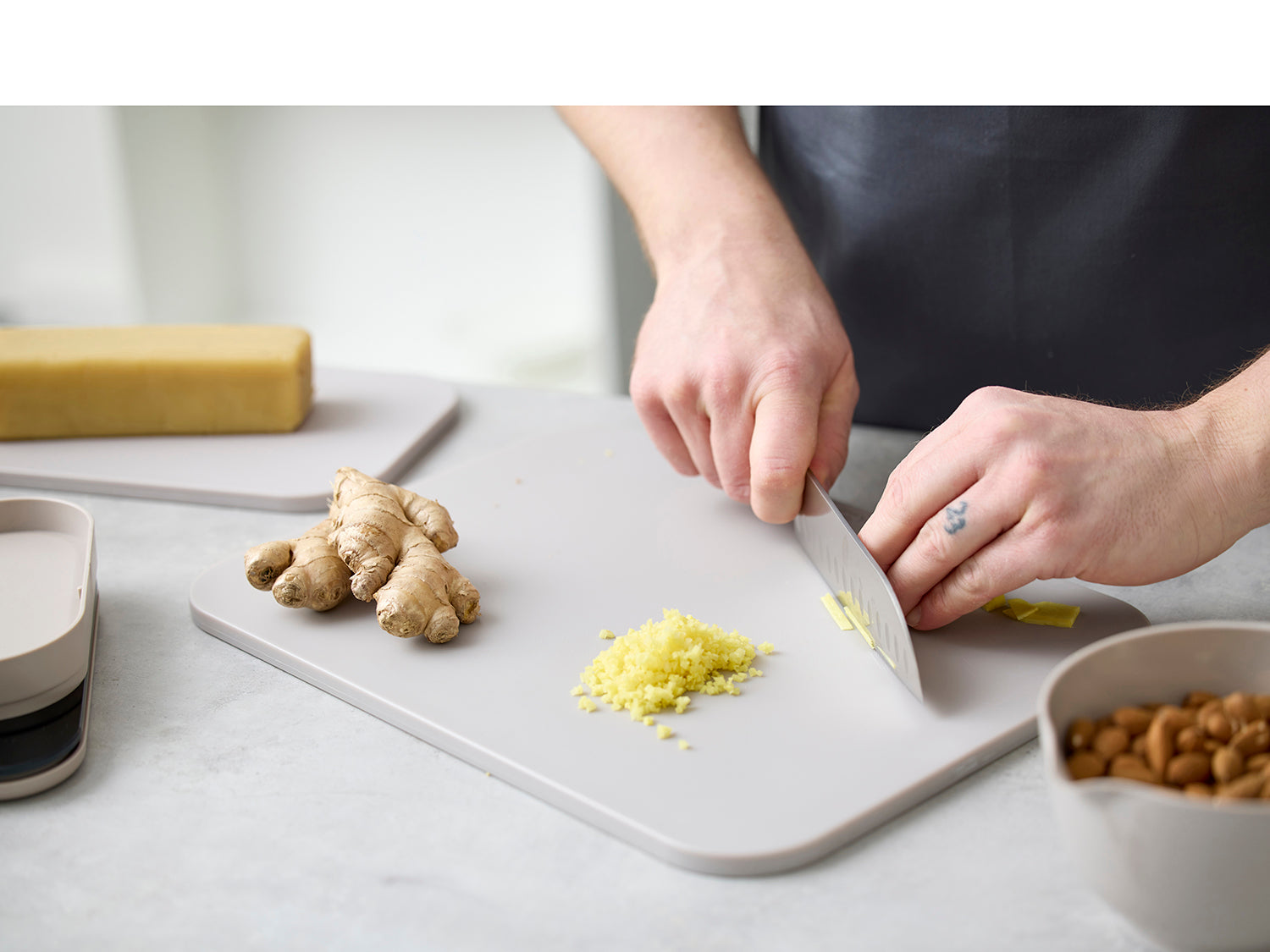 Planche à découper CHOPTIMA en polyéthylène Humus Rosti - Mathon - 10