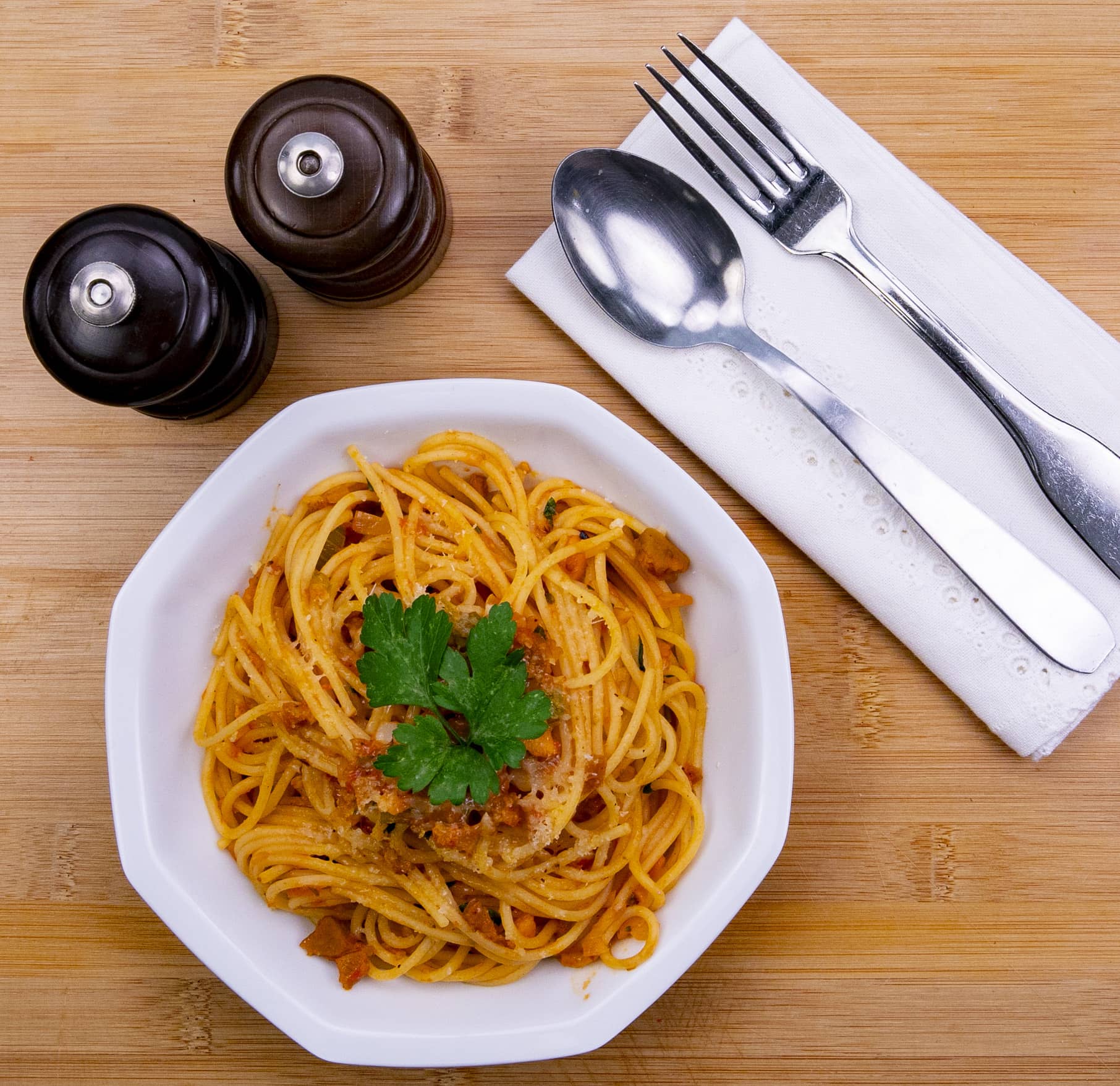 Assiette creuse octogonale blanche OGRE La Fabrique - Mathon - 4