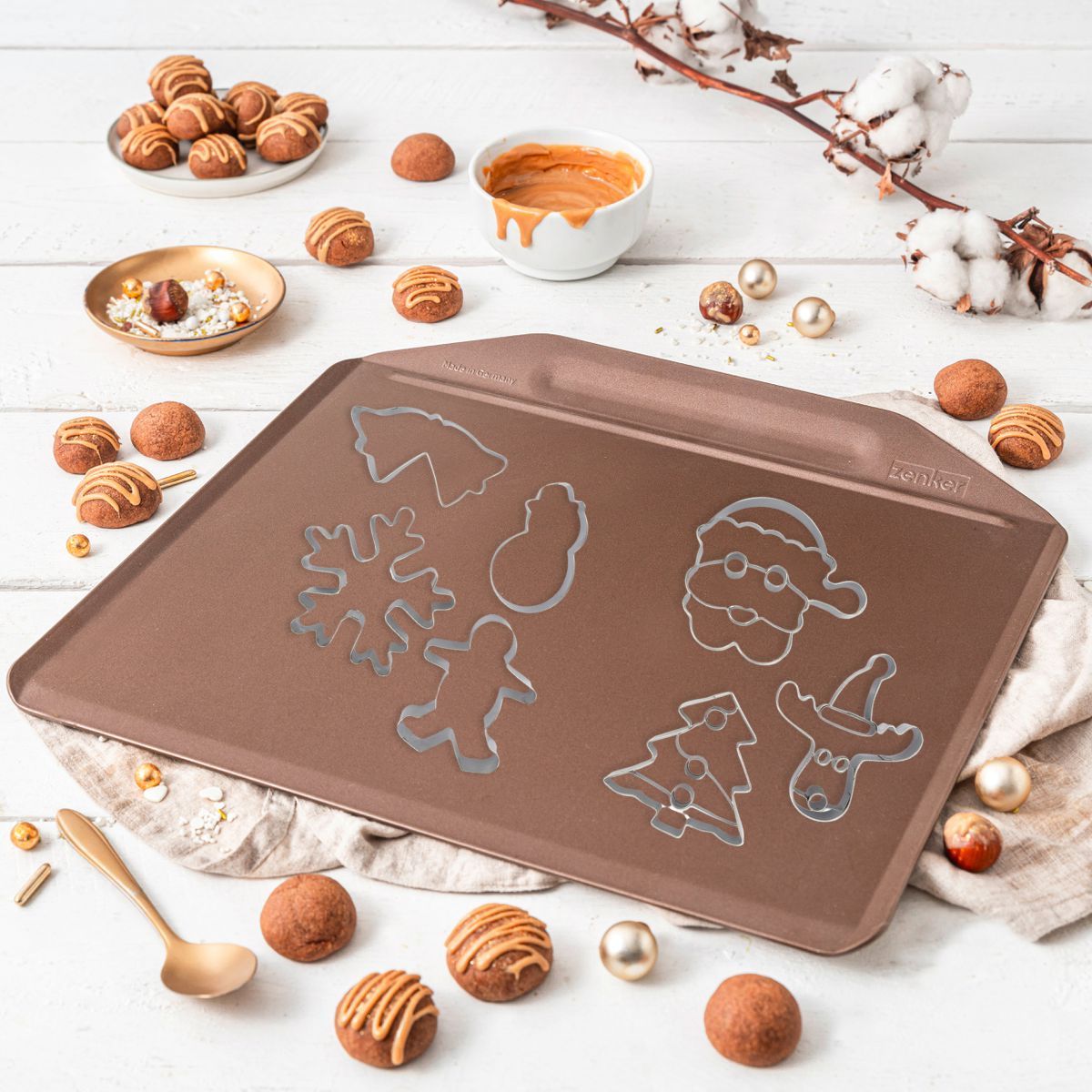 Plaque de cuisson au four sans rebords et 7 emporte-pièces de Noël Zenker Noël Zenker - Mathon - 2