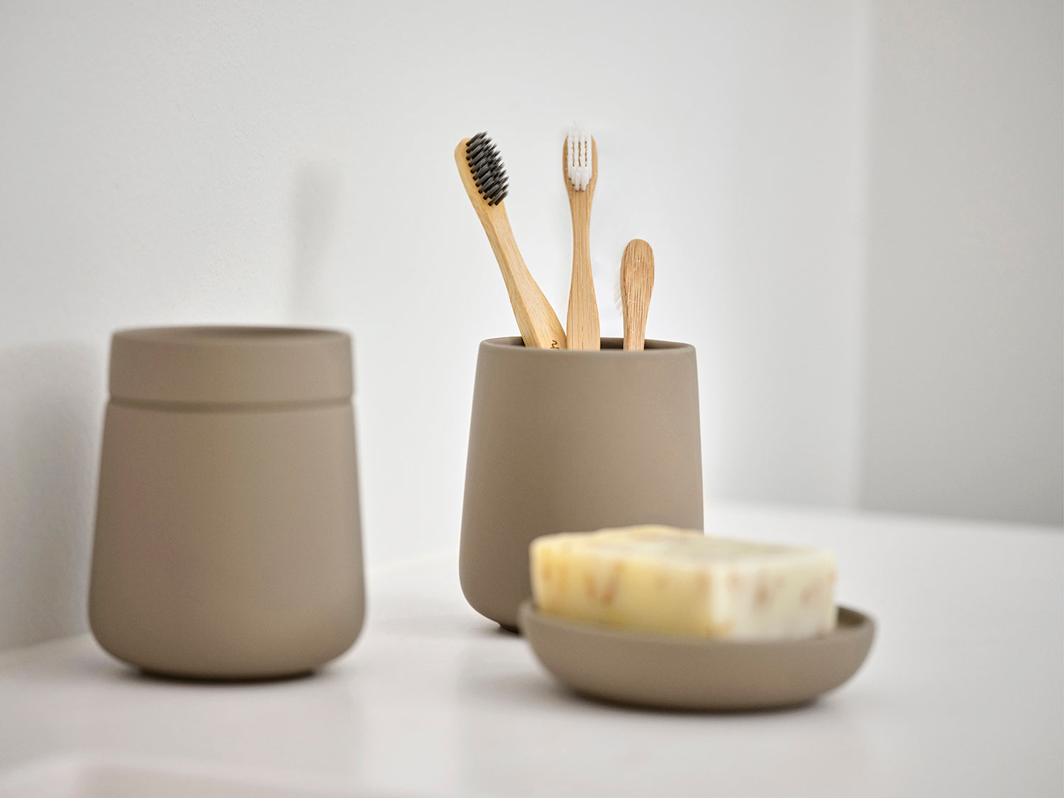 Gobelet pour brosse à dents NOVA ONE en grès Taupe Zone Denmark - Mathon - 9