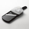 Mandoline réglable avec protège doigts noir Kyocera - Mathon - 2