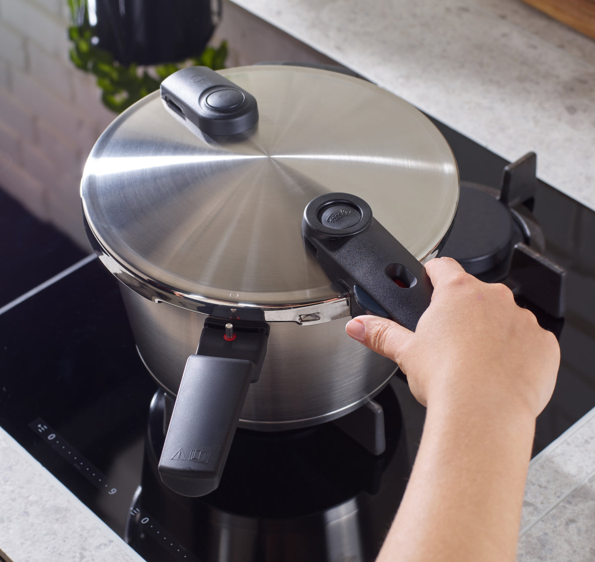 Autocuiseur avec panier en acier inoxydable, Vitavit Premium, 2,5 L-compatible tous feux Fissler - Mathon - 4