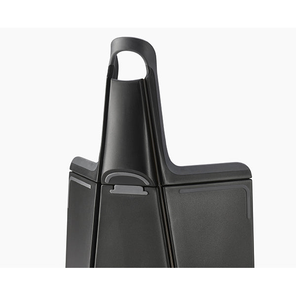 Planche à découper pliable Chop2pot Plus noire Joseph Joseph - Mathon - 3