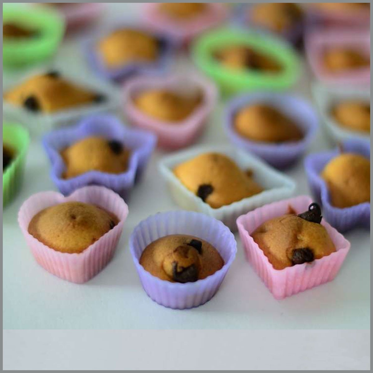 24 moules à gâteaux en silicone couleur pastel Astuceo - Mathon - 5