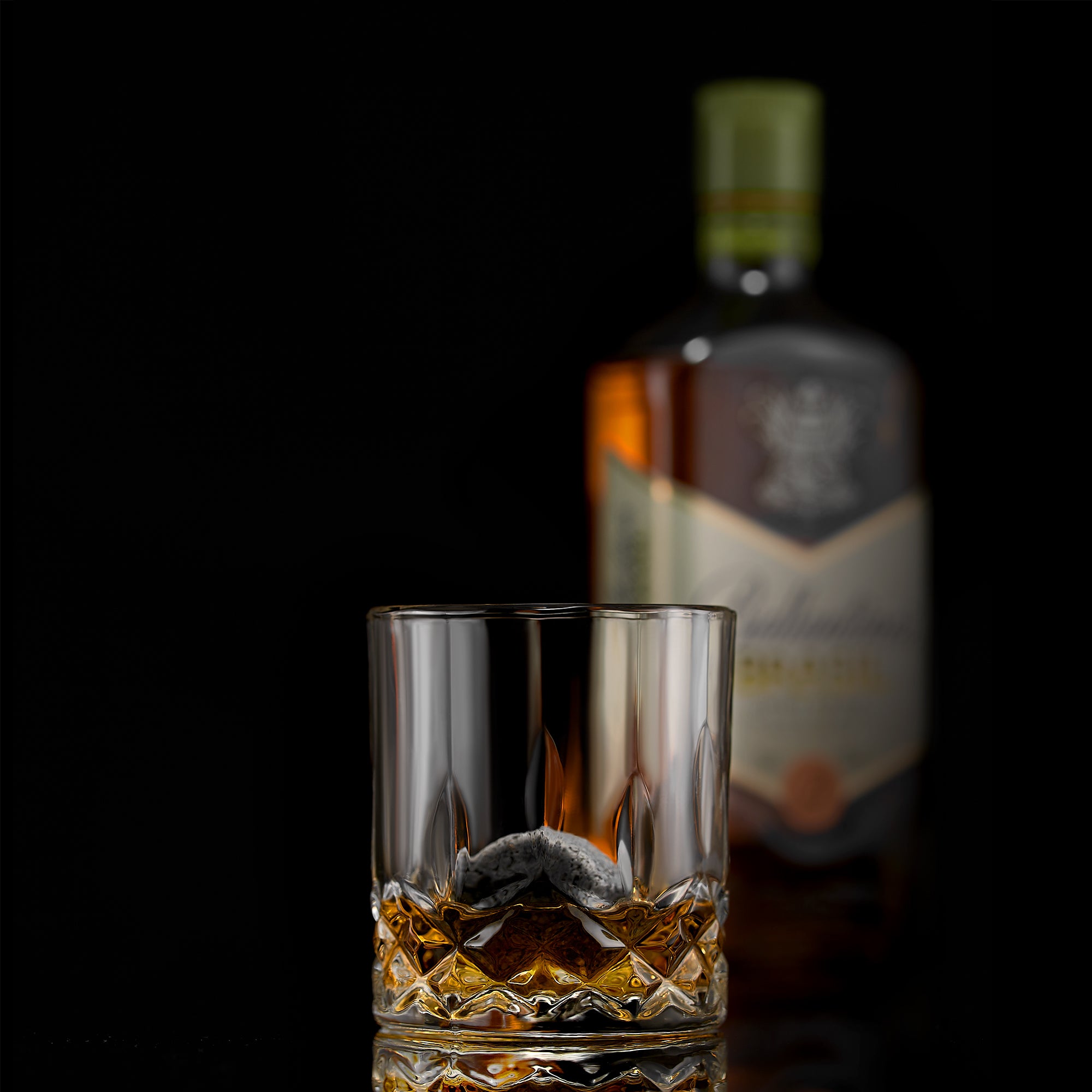 Coffret Cadeau Connoisseur Set - Pierres à Whisky ROCKS & Verres à Cocktail Signature - Mathon - 4