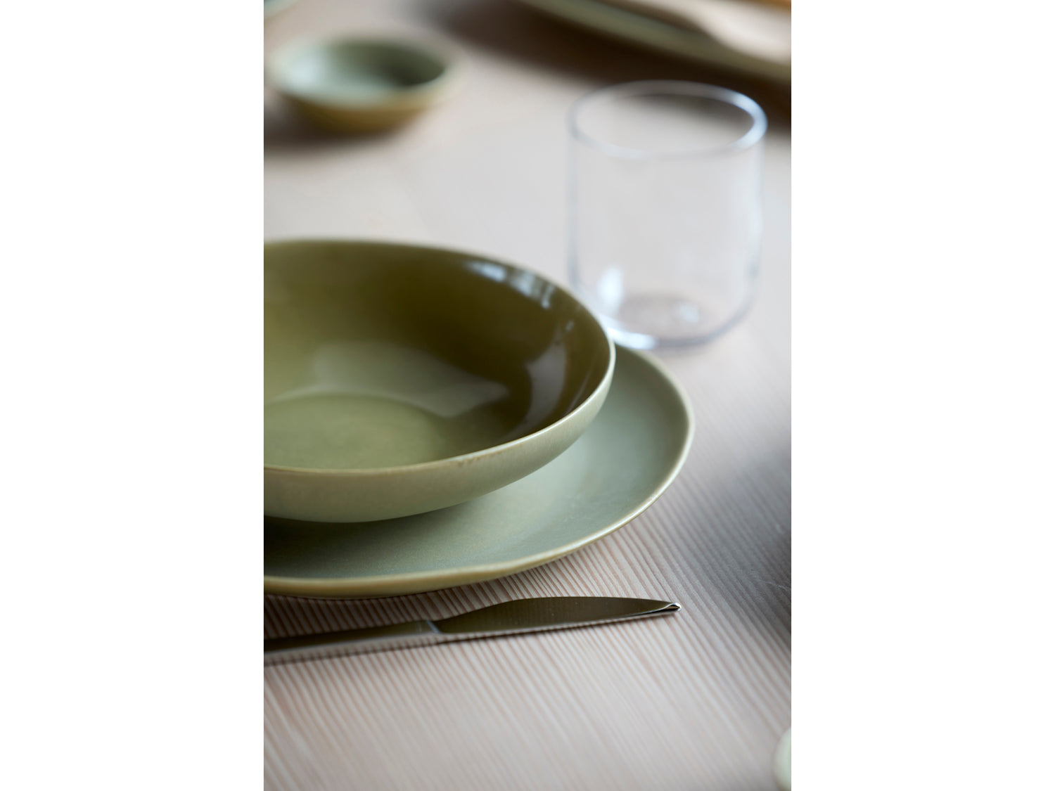 Assiette plate UMAMI en grès Vert pur Villa Collection - Mathon - 5