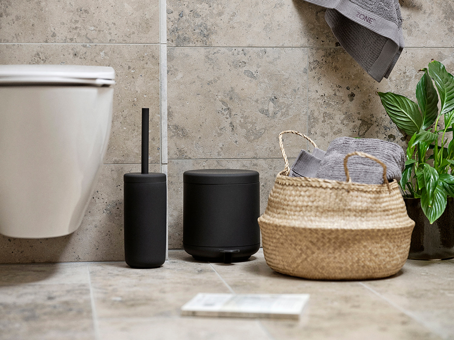 Poubelle à pédale UME en abs Noir Zone Denmark - Mathon - 7