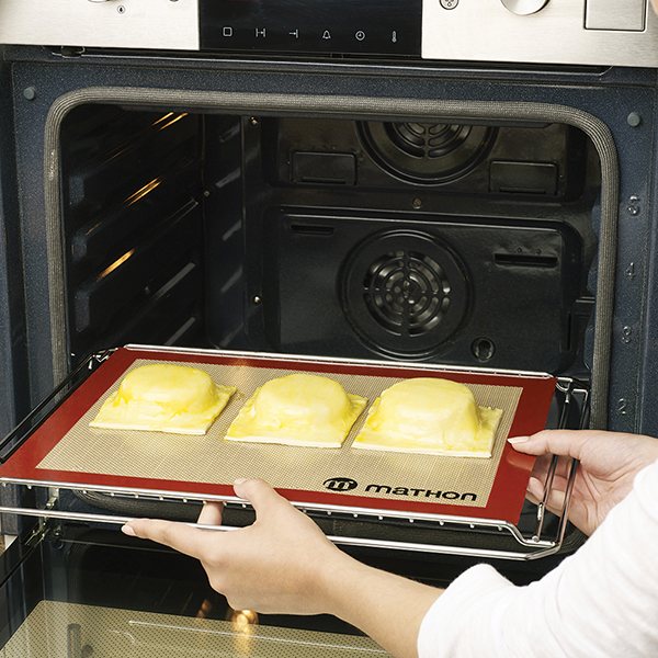 Lot Plaque à pâtisserie perforée 40 cm et tapis de cuisson pro Mathon - Mathon - 4