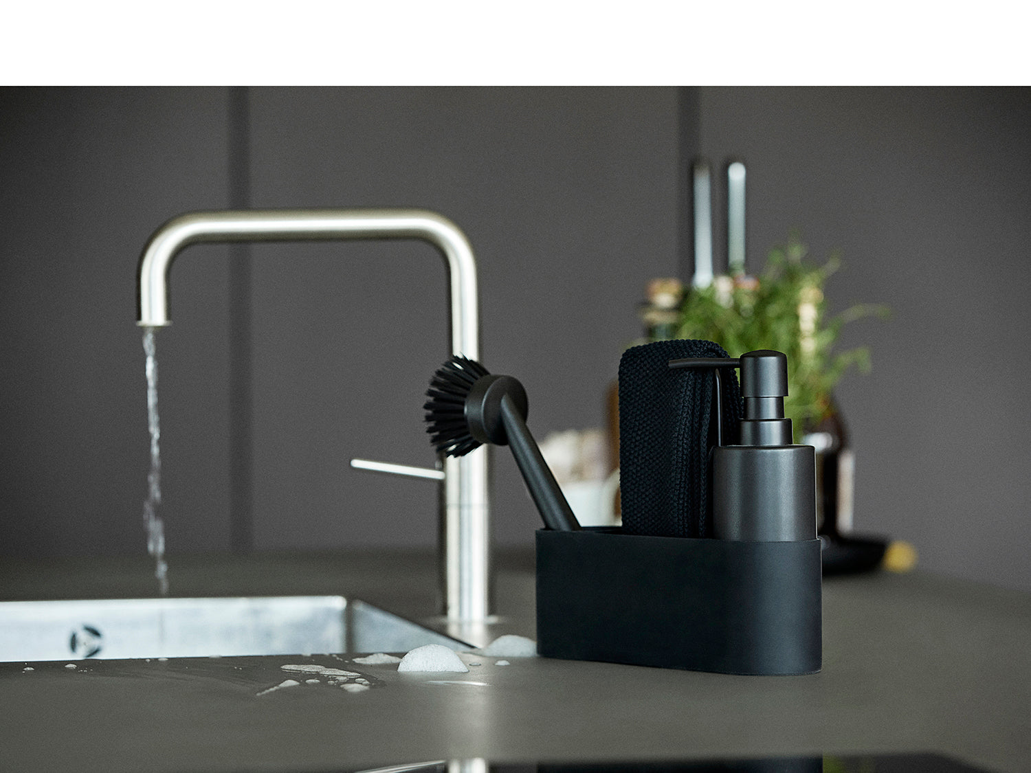 Set de vaisselle SINGLES en silicone et céramique Noir Zone Denmark - Mathon - 8