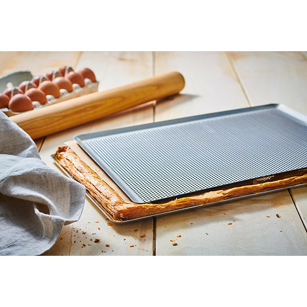 Lot 2 plaques à pâtisserie micro-perforée en aluminium et 2 tapis de cuisson en silicone et fibre de verre professionnels 40 cm Mathon - Mathon - 2