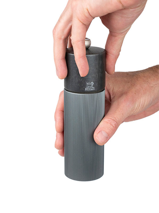 Line Moulin à sel manuel, carbone, 18 cm - 7in. Peugeot - Mathon - 5