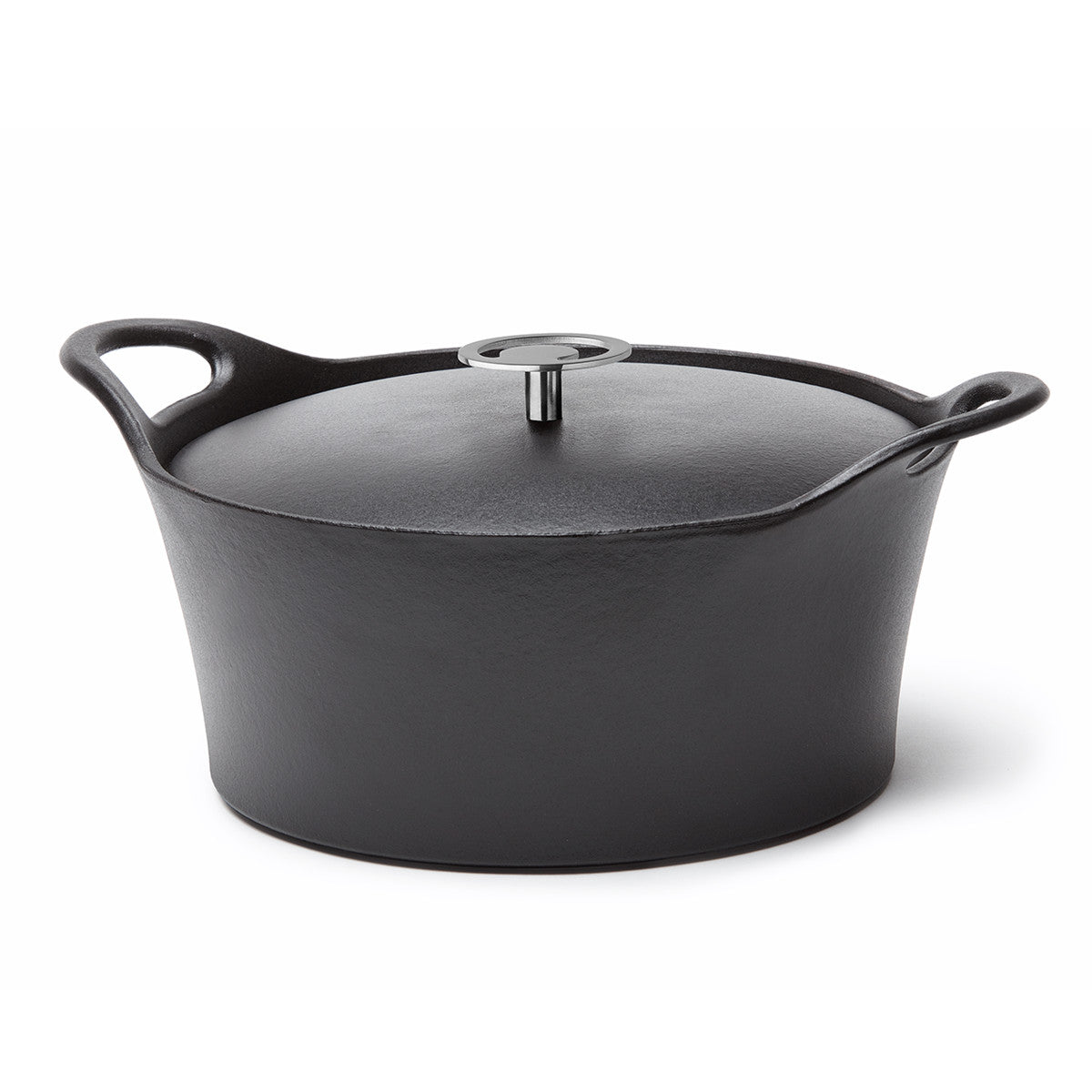 Volcan - Cocotte ronde 24cm fonte de fer émaillée noire avec couvercle Cuisinox - Mathon - 1