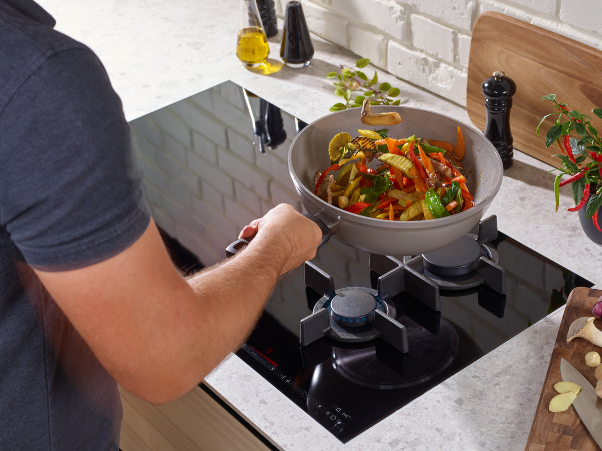 Wok en aluminium anti-adhésif Cératal, D30 cm-compatible induction Fissler - Mathon - 2