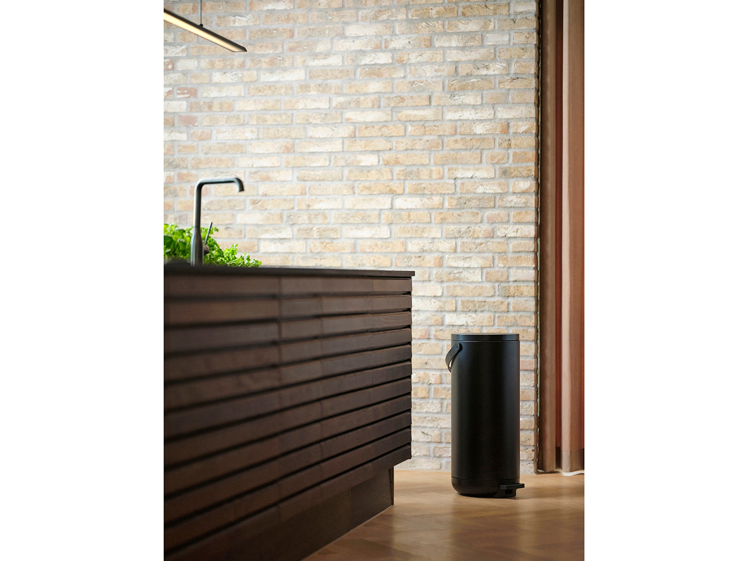 Poubelle à pédale CIRCULAR en abs et métal Noir Zone Denmark - Mathon - 4