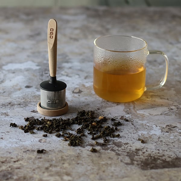 Infuseur à thé en hêtre et inox Oscar Ogo - Mathon - 1