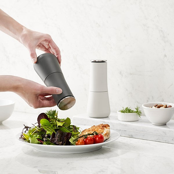 Set de 2 moulins sel et poivre gris blanc Joseph Joseph - Mathon - 5