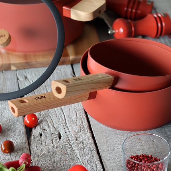 Casserole Ector induction aluminium revêtu manche en bois 18 cm rouge Ogo - Mathon - 5