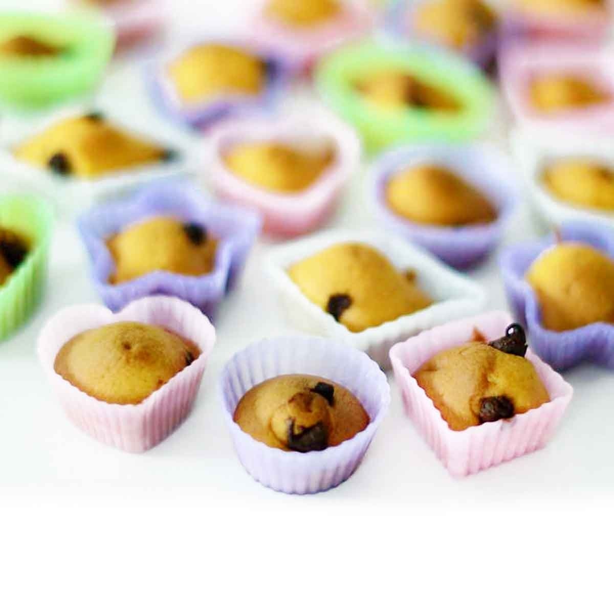 24 moules à gâteaux en silicone couleur pastel Astuceo - Mathon - 2