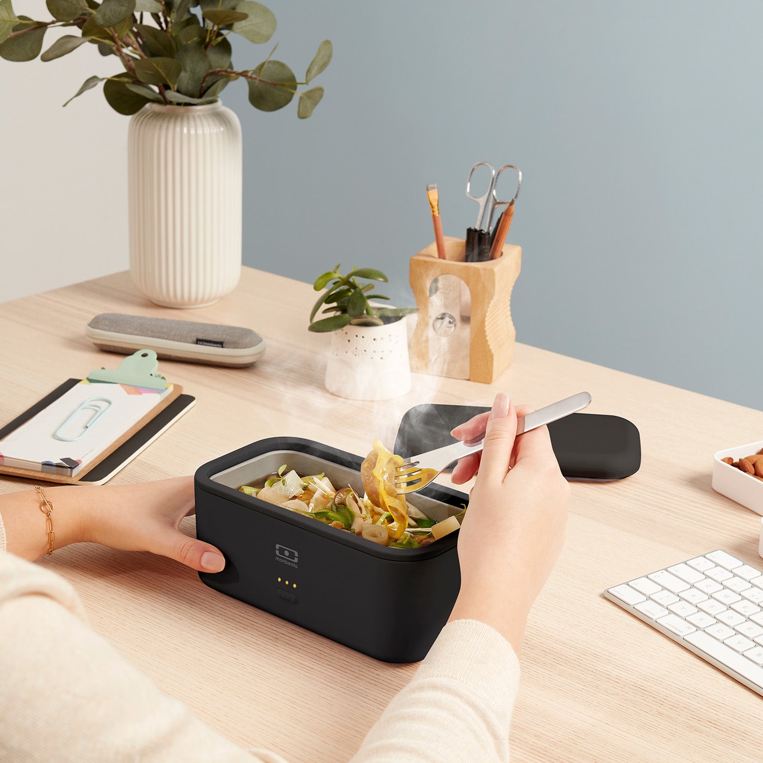 Lunch box électrique chauffante Pack Warmer 700ml Noir Onyx + câble auto Monbento - Mathon - 5