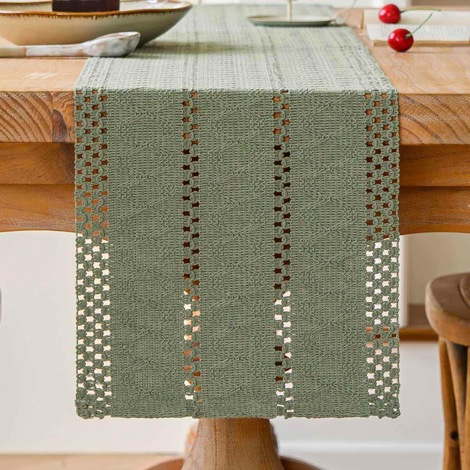 Chemin de Table Bohème Vert Sauge 30×140 cm Vendos85 - Mathon