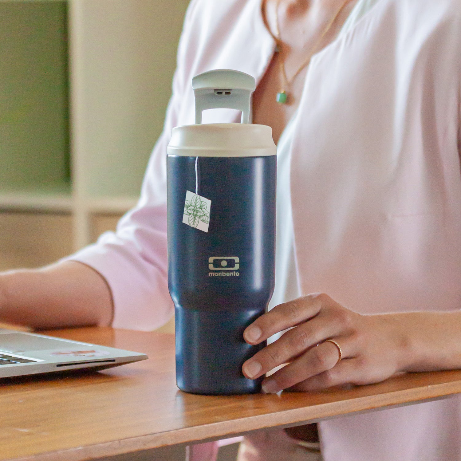 Mug isotherme avec paille Travel Mug L 600ml bleu Infinity Monbento - Mathon - 6