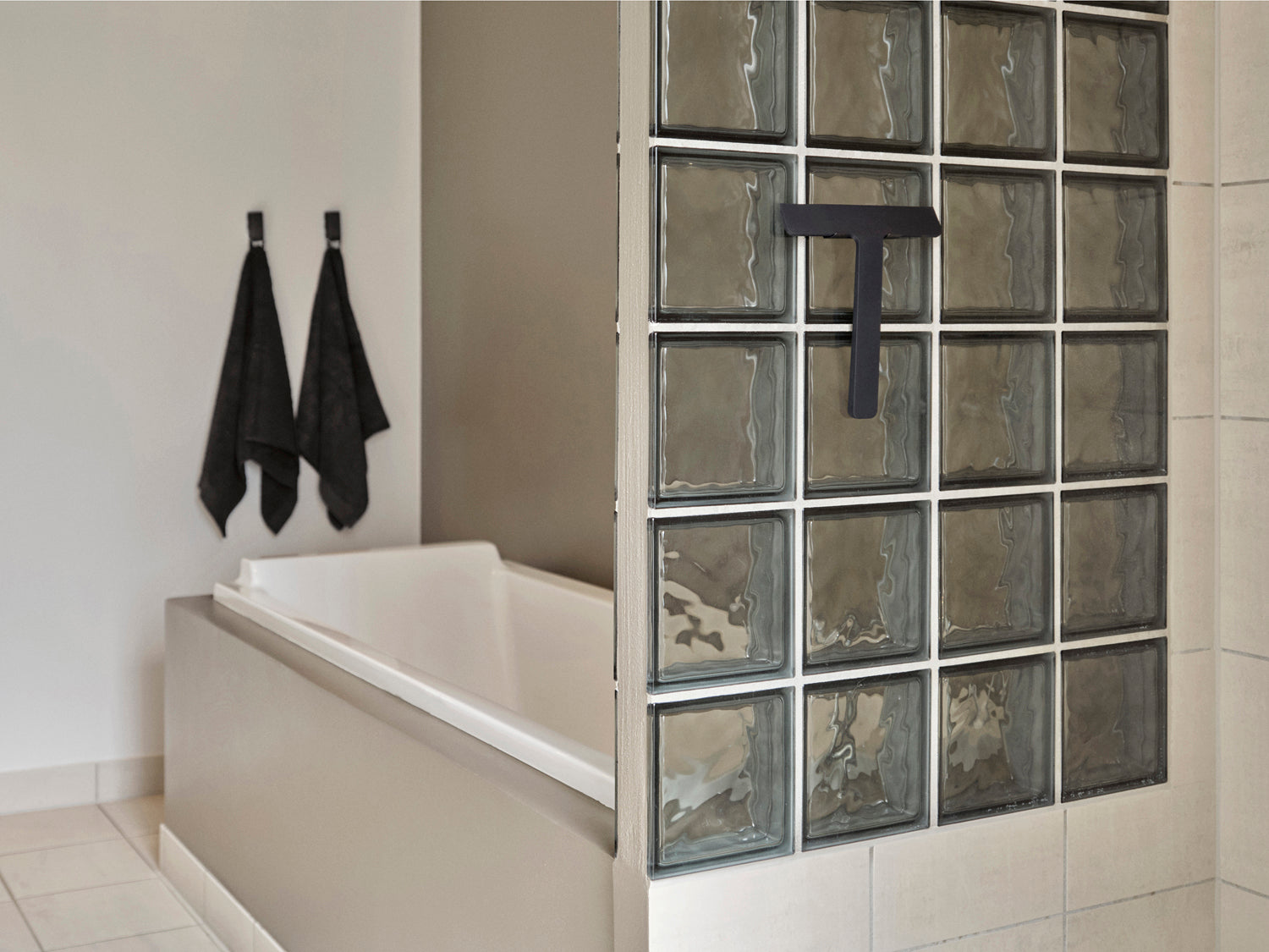 Raclette-vitre Ume en Silicone Noir Zone Denmark - Mathon - 4