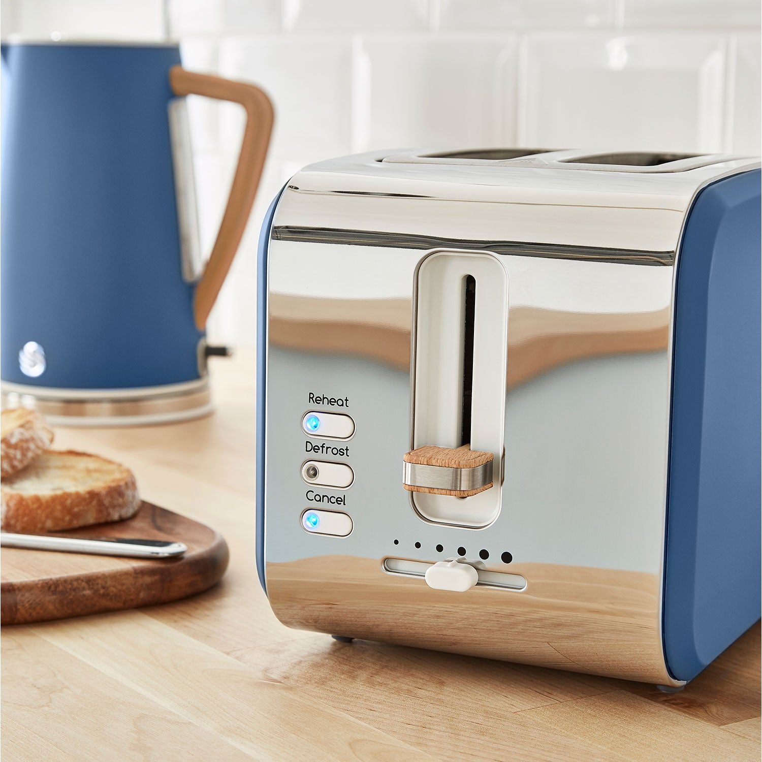 Set petit-déjeuner Bouilloire sans fil 1,7 L grille-pain 2 Nordic Bleu 2200 Bleu STP2090BLUNEU - Mathon - 6