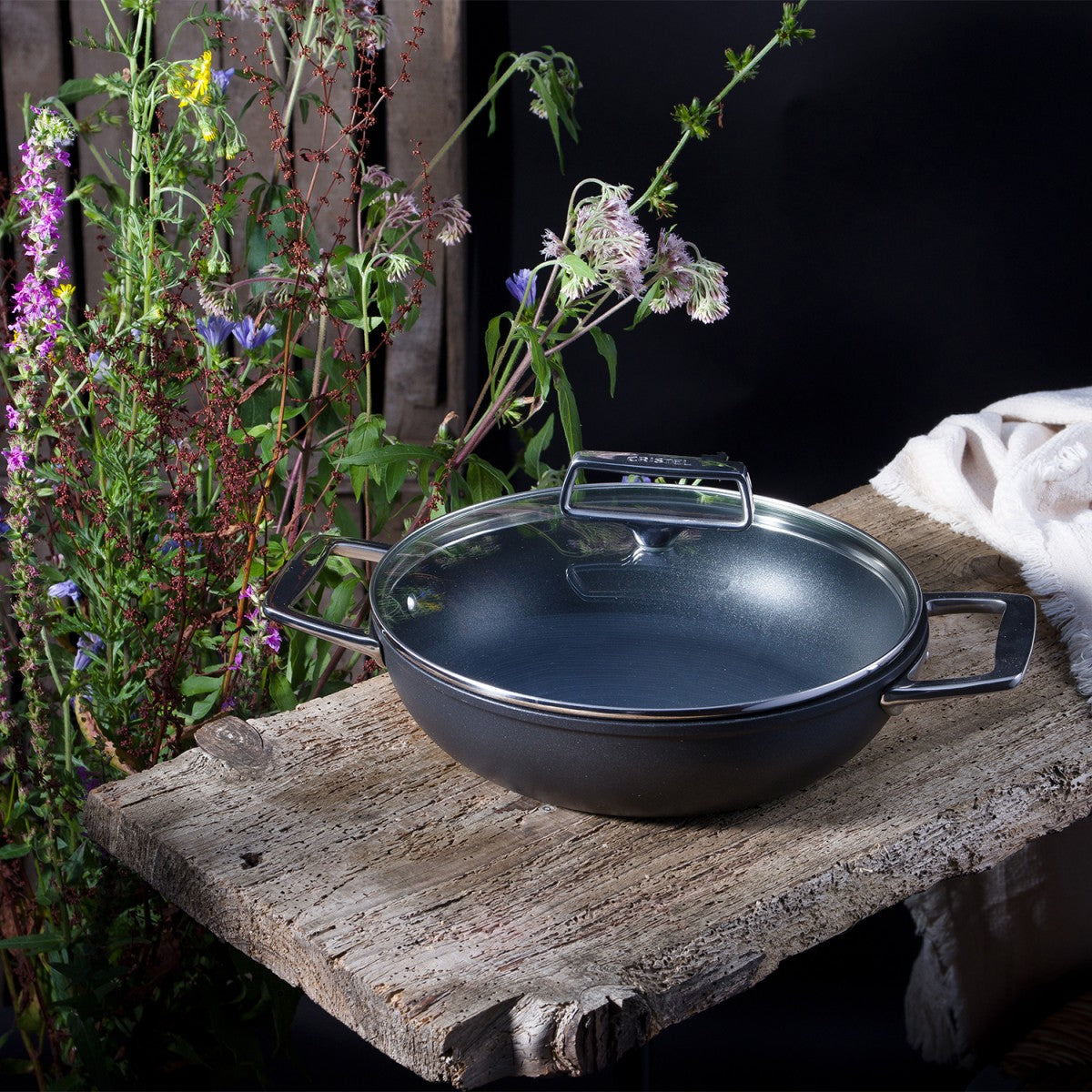 Sauteuse aluminium à anses fixes avec couvercle en verre 28cm Cristel - Mathon - 4