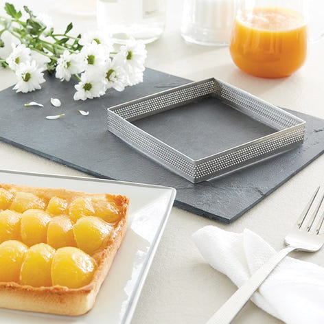 Lot de 2 cercles à tarte perforés en inox carré 12 et 20 cm Mathon - Mathon - 2