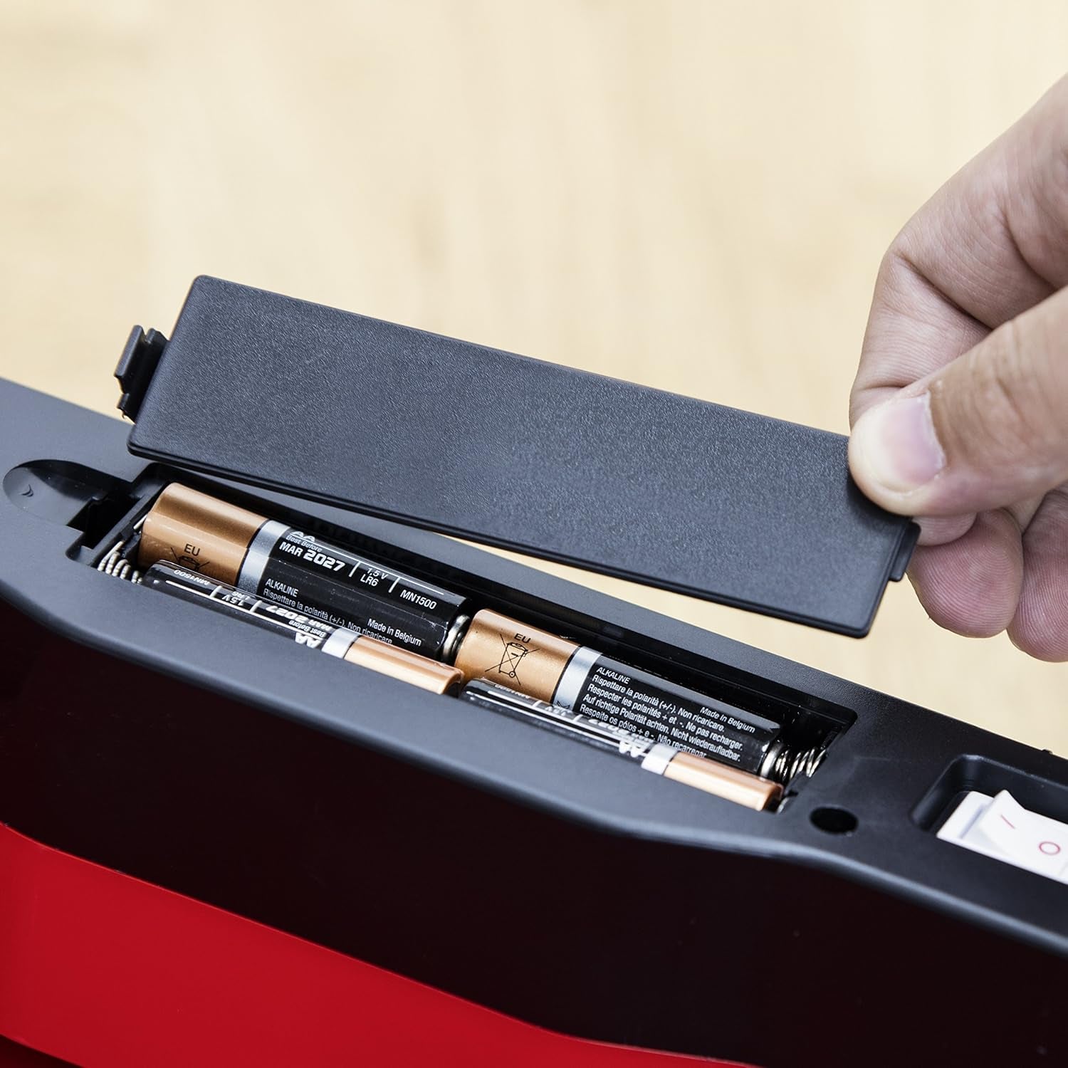 Retro Poubelle à Ouverture Automatique avec Capteur, Métal, 45 Litres, Vintage  Rouge SWKA4500RNEU - Mathon - 5