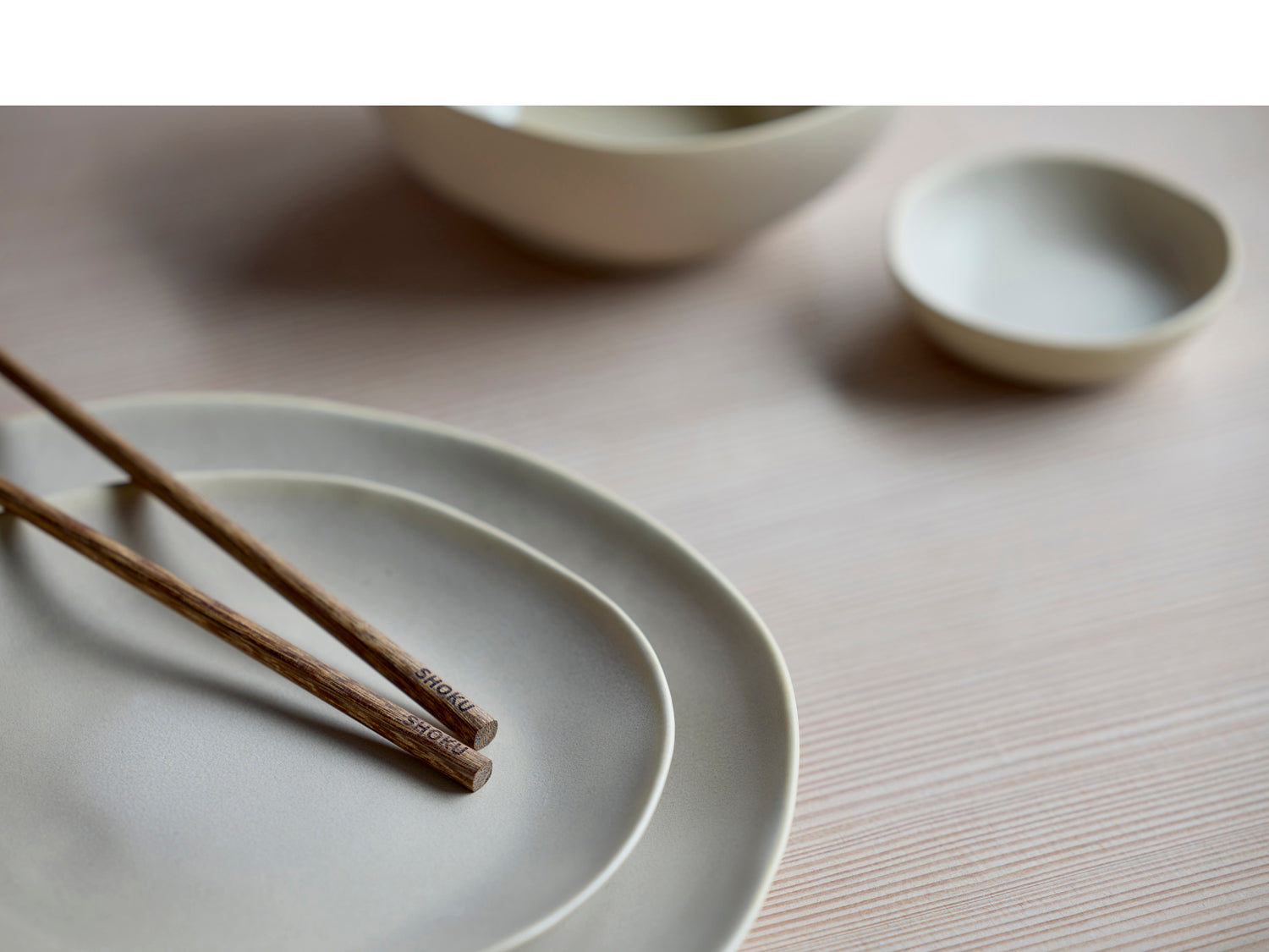 Assiette à pâtes UMAMI en grès Beige doux Villa Collection - Mathon - 3