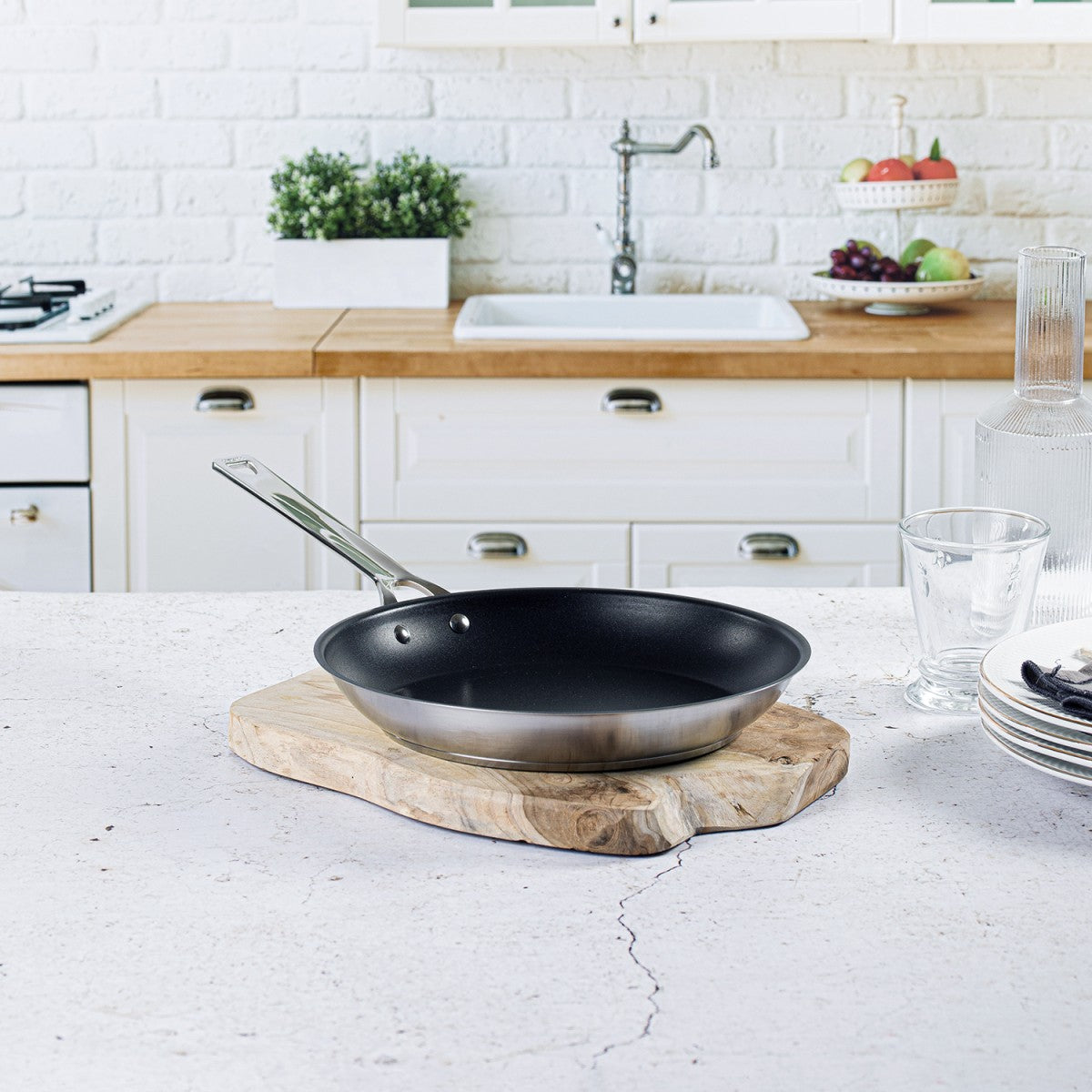 Poêle antiadhésive en inox brossé poignée fixe polie 30cm Cristel - Mathon - 2