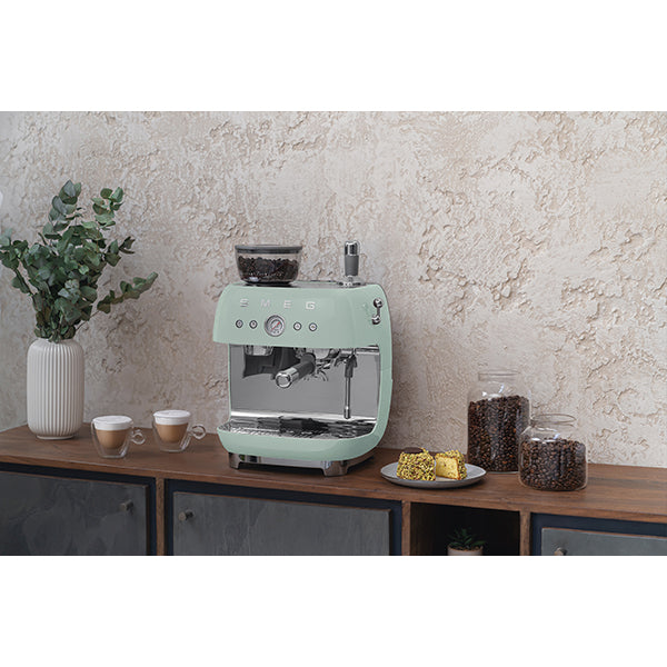 Machine à café expresso 2,4 L 1650W EGF03PGEU Smeg - Mathon - 4