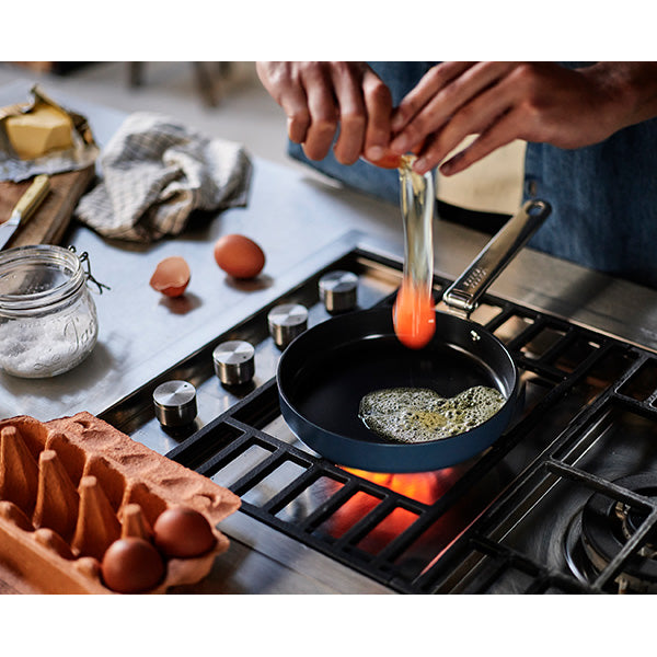 Poêle en aluminium revêtu poignée pliante Space 24 cm Joseph Joseph - Mathon - 3