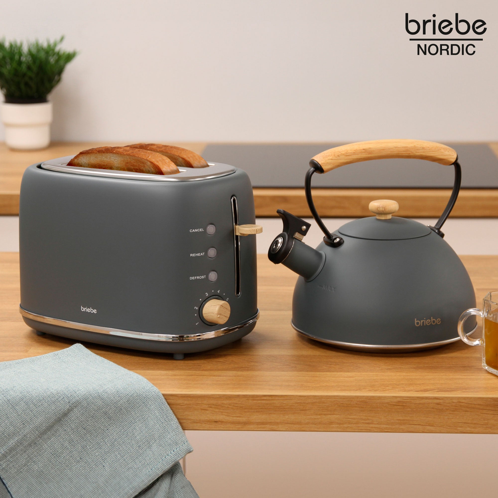 Nordic Ensemble Grille Pain 2 Fentes Larges, Bouilloire Sifflante Induction 2,3L 870 Gris SKT1177GRY - Mathon - 2