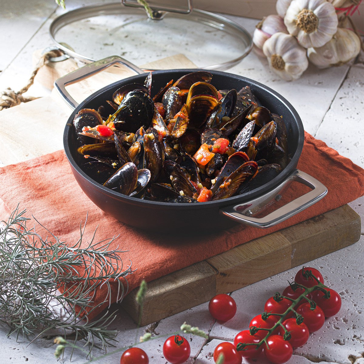 Sauteuse aluminium à anses fixes avec couvercle en verre 28cm Cristel - Mathon - 3