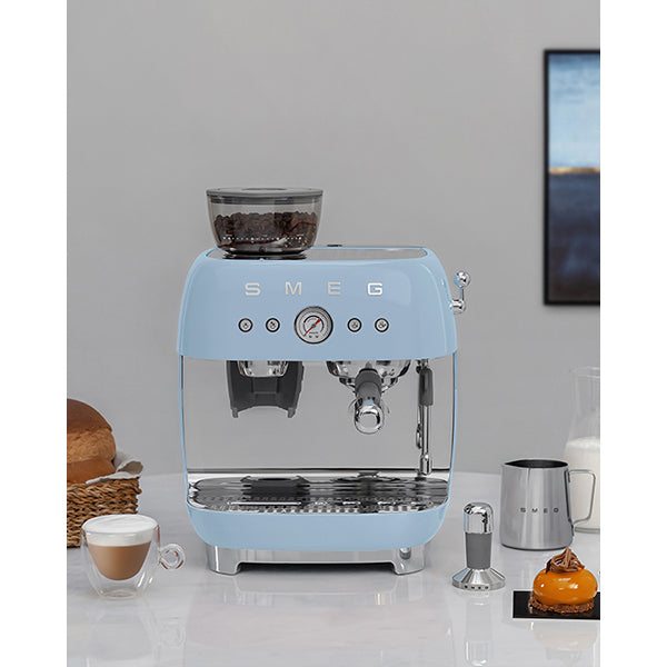 Machine à café expresso 2,4 L 1650W EGF03PBEU Smeg - Mathon - 3
