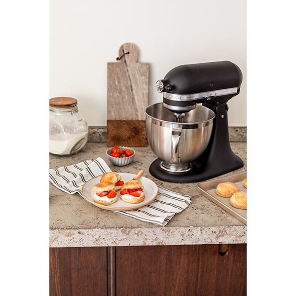 Robot pâtissier Artisan à tête inclinable 4,8 L 300 W noir truffe 5KSM175PSEBK Kitchenaid - Mathon - 6